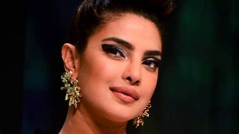 priyanka boobs|Priyanka Chopra left freaking out after wardrobe malfunction in ...